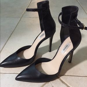 Guess stilettos